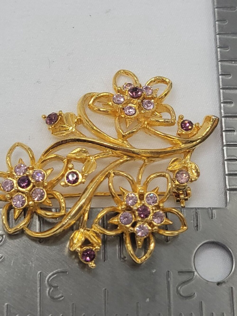 Gold-Tone Floral Brooch With Purple Rhinestones 2" Vintage Pin Jewelry - Picture 3 of 11